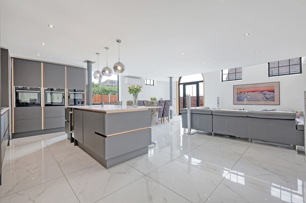 Property photo 2 of 29 Photo #2