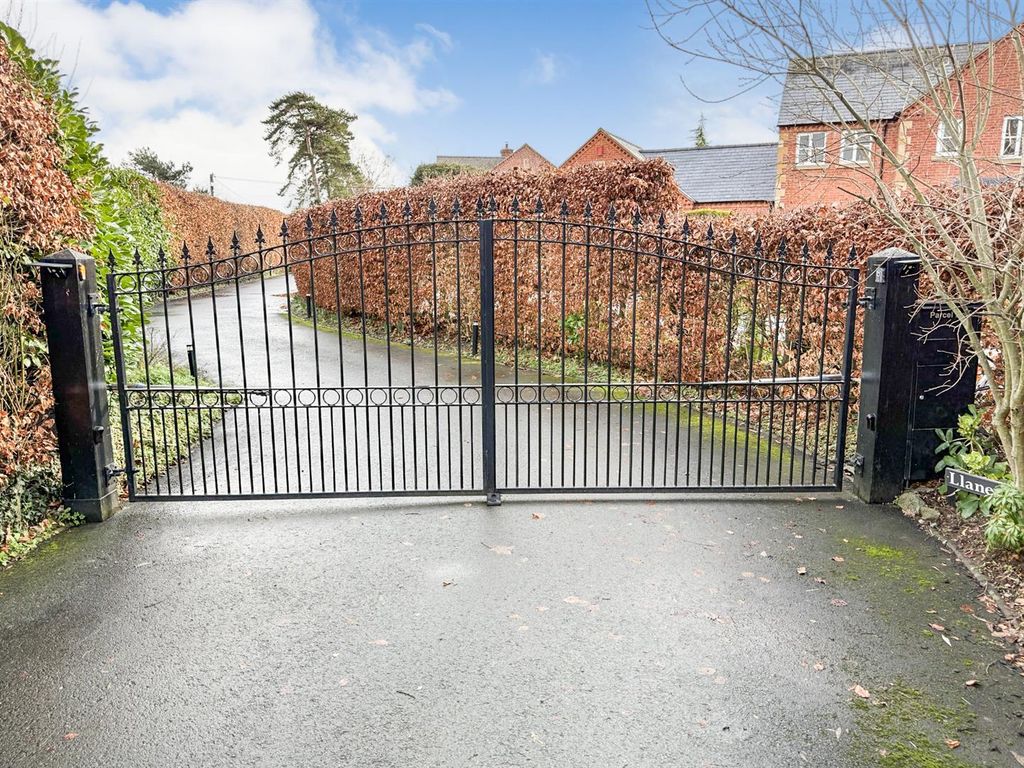 Property photo 2 of 35 Gated Entrance