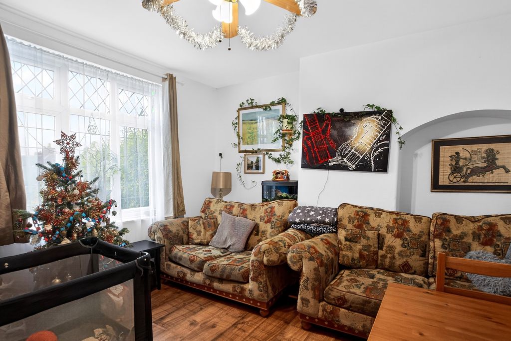 Property photo 3 of 20