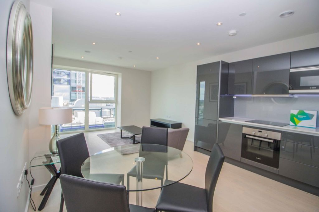 Property photo 2 of 9 Kitchen - Cassia Poi
