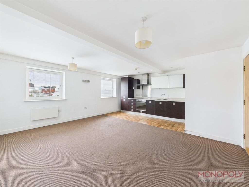 Property photo 2 of 13 Cam04439G0-Pr0197-Still003.Jpg