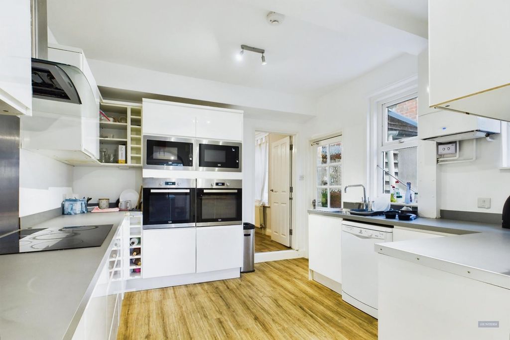 Property photo 1 of 8 6323B5Ff-Cam05152G0-Pr0006-Still003.Jpg