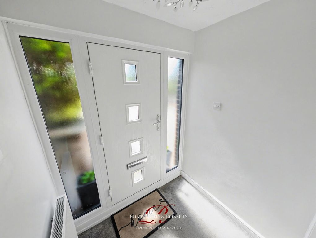 Property photo 3 of 25 Hallway