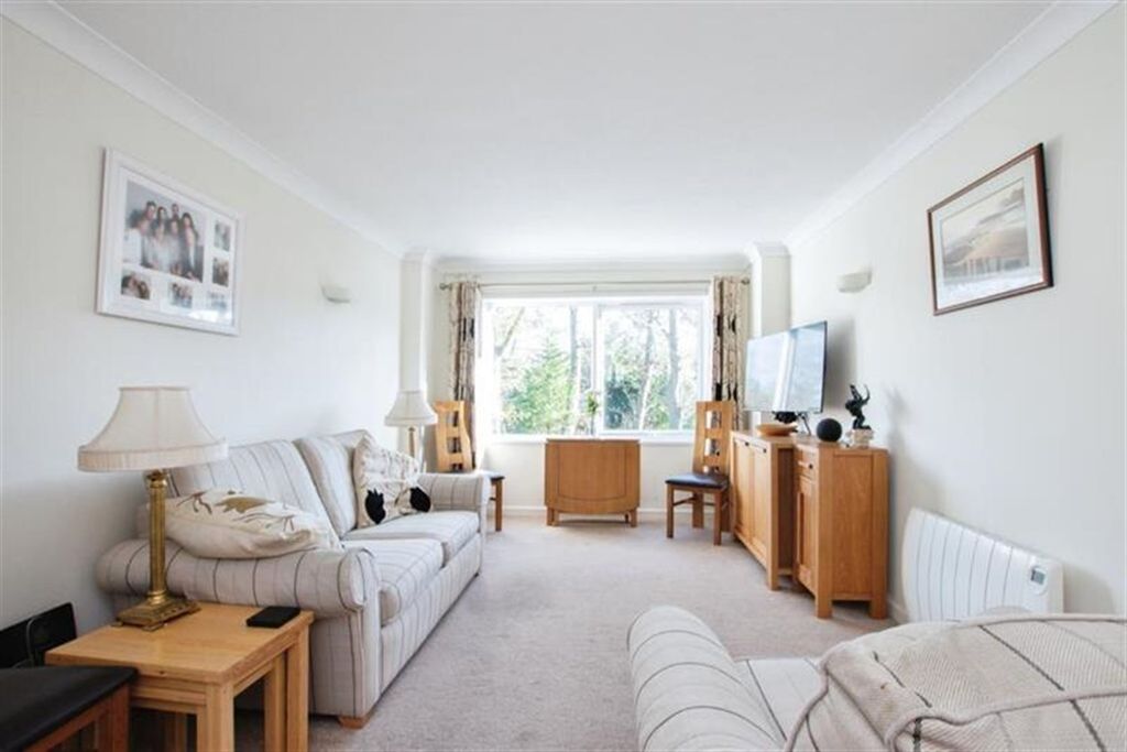 Property photo 3 of 7 (Thumbnail)