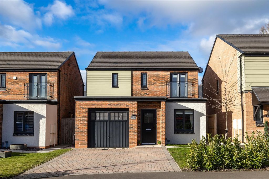 Property photo 1 of 19 Front