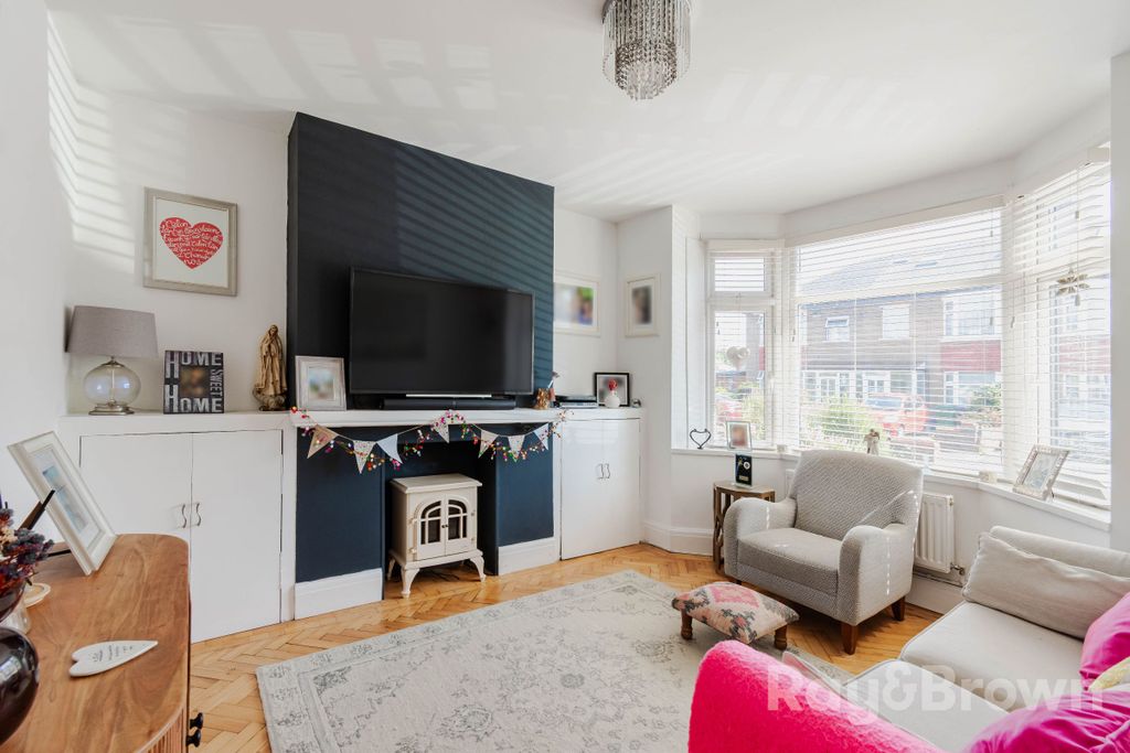 Property photo 2 of 45