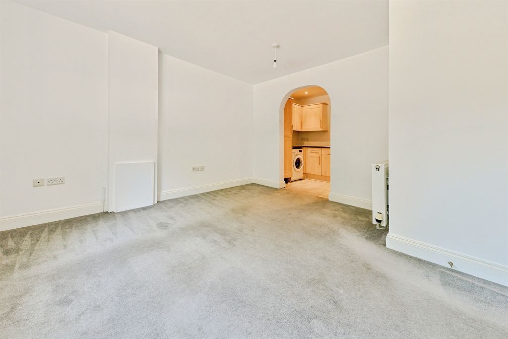 Property photo 3 of 21