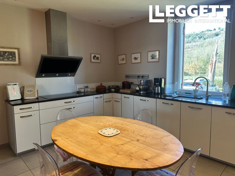 Property photo 3 of 10