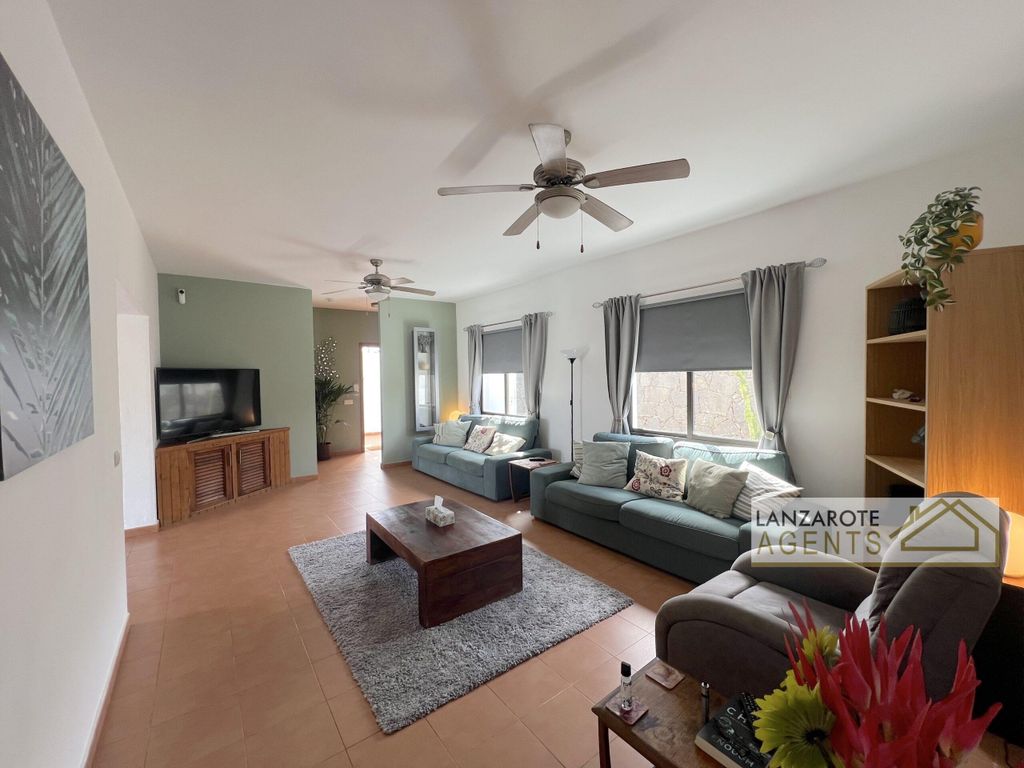 Property photo 2 of 32