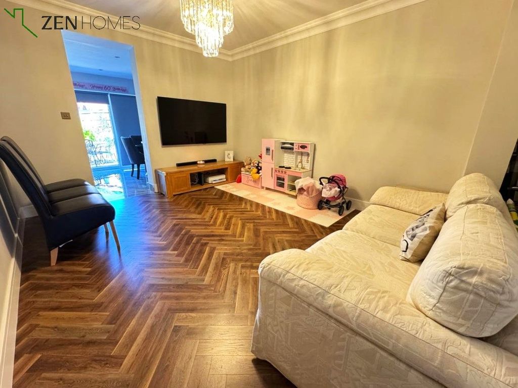 Property photo 3 of 17
