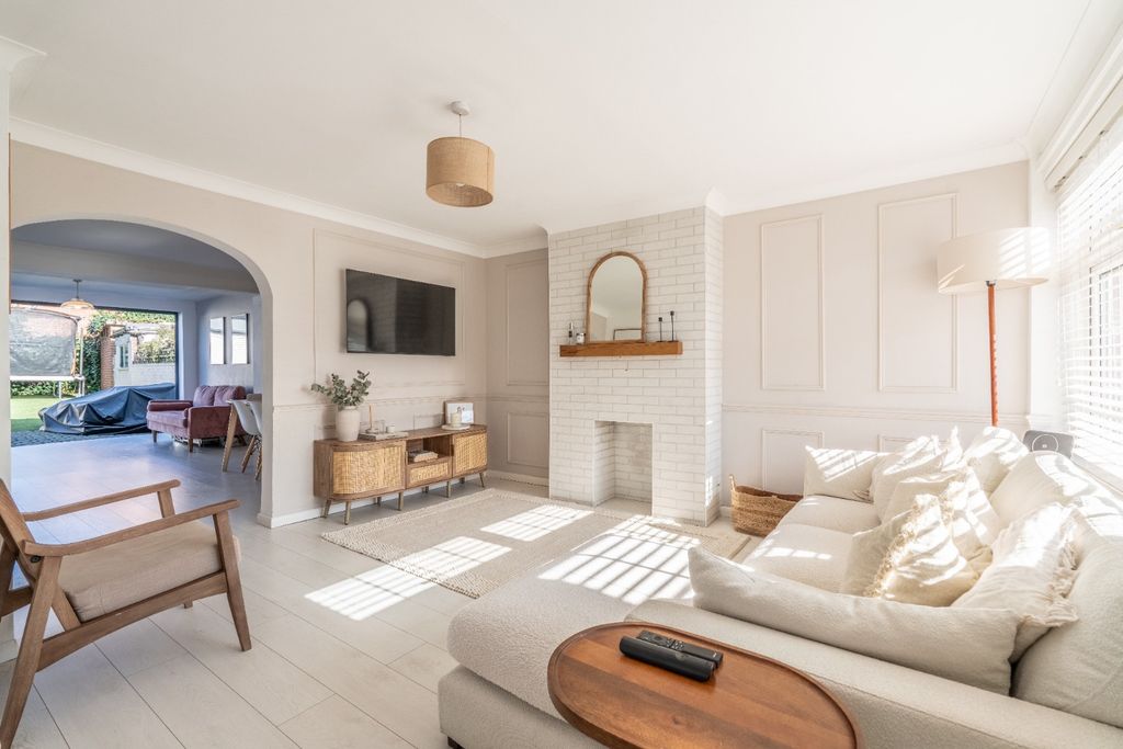 Property photo 2 of 13 4097552