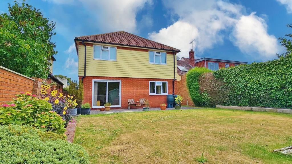 Property photo 2 of 21 Outside - Rear