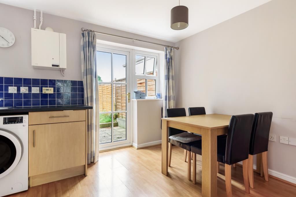 Property photo 2 of 10 Kitchen