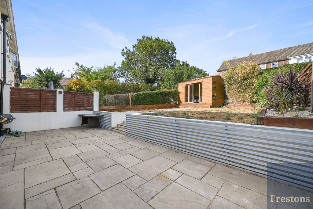 Property photo 3 of 12