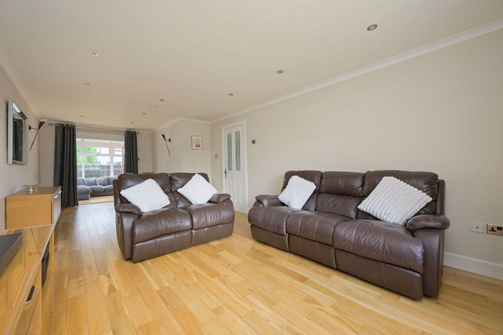 Property photo 3 of 29