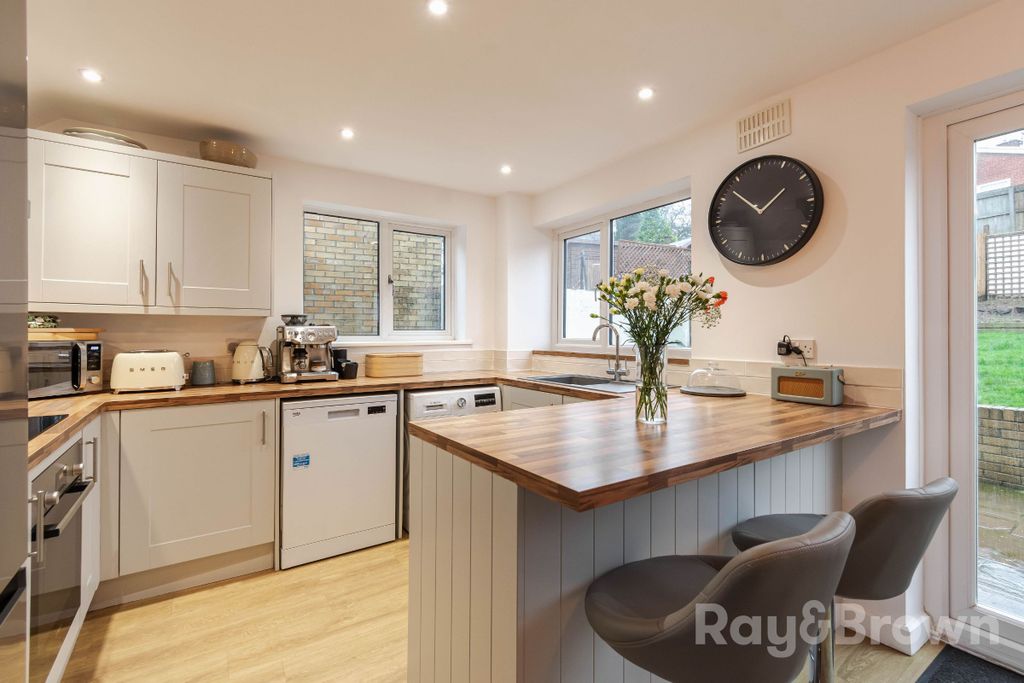 Property photo 3 of 41