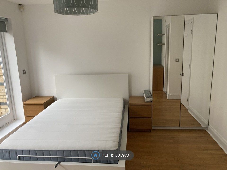 Property photo 3 of 12 Room 4
