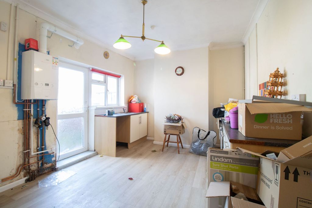 Additional image 9 of 3 bed flat for saleDanygraig Road, Risca NP11