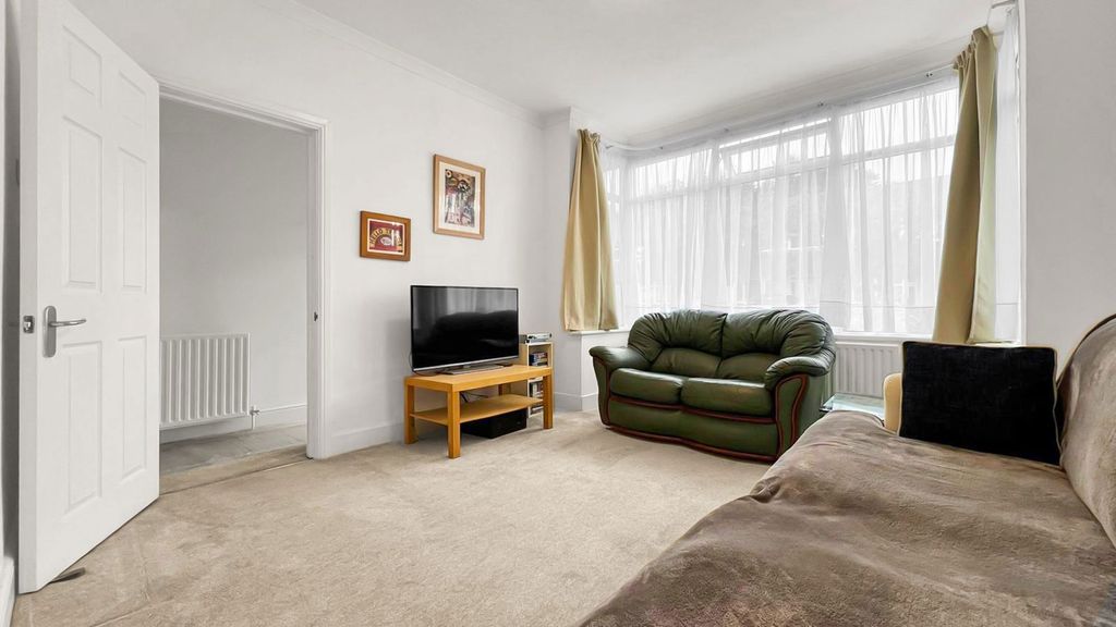 Property photo 3 of 15