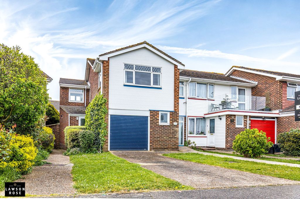 Property photo 1 of 32