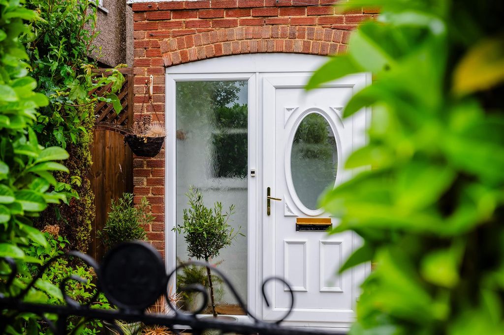 Property photo 1 of 27 Sandlands Road, 14- (22).Jpg