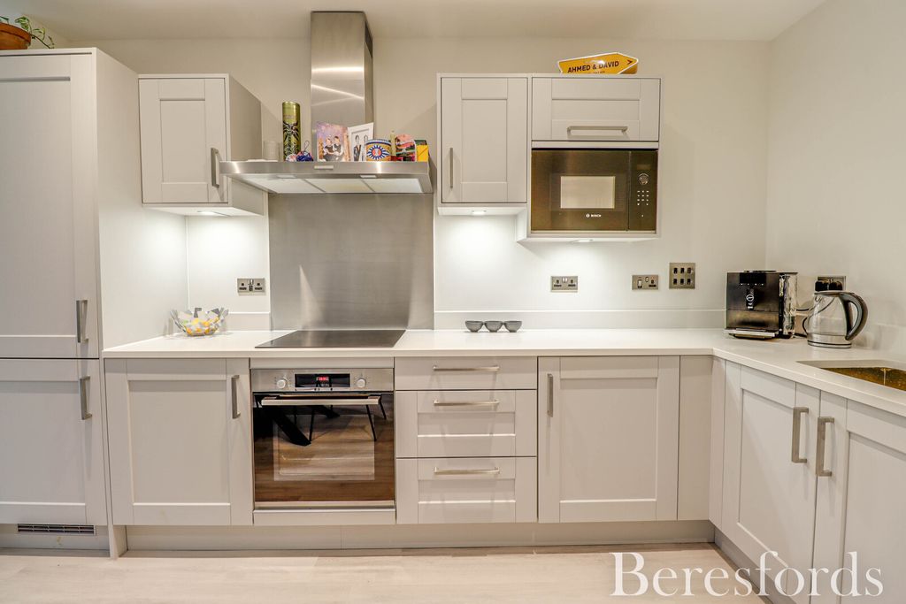 Property photo 2 of 22 Picture No. 11