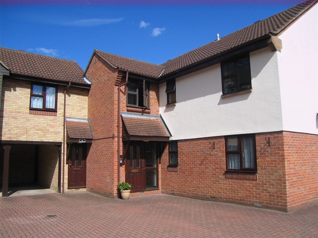 Property photo 1 of 8 Front