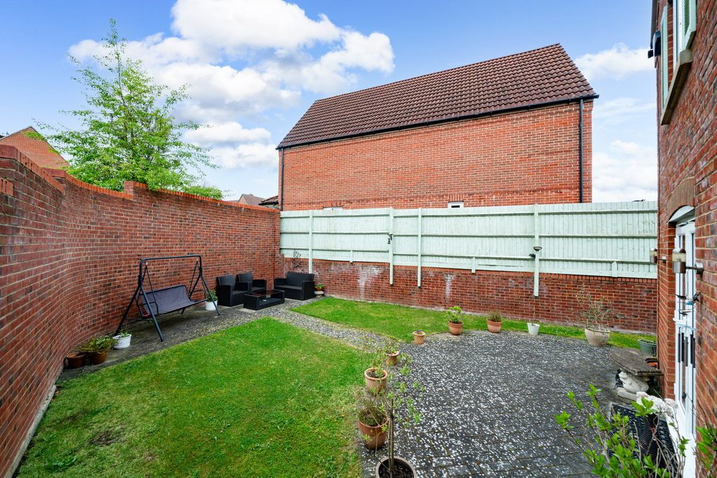 Property photo 3 of 21