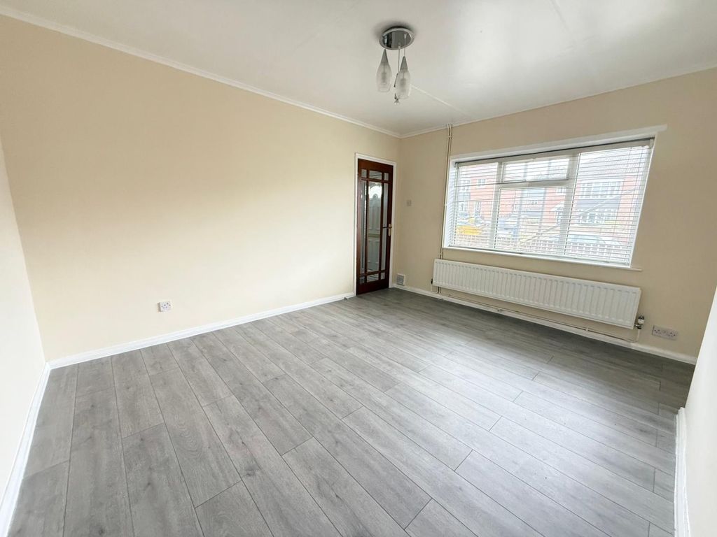 Property photo 1 of 12 80451733-1Cb8-4F54-9737-09d4Eaebb9Ab
