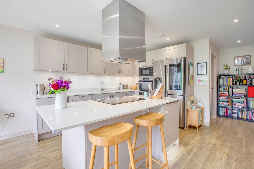 Property photo 3 of 22