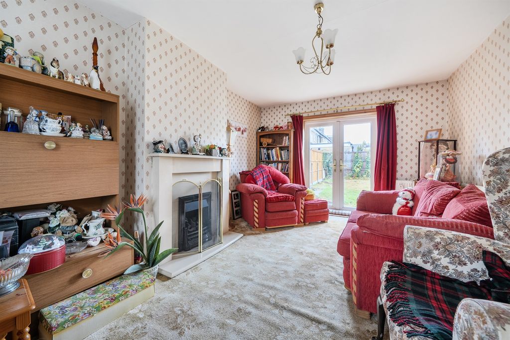 Property photo 3 of 12