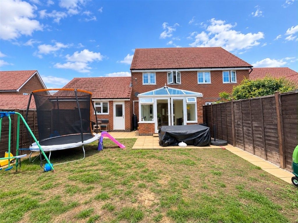 Property photo 1 of 3 New Rear Garden