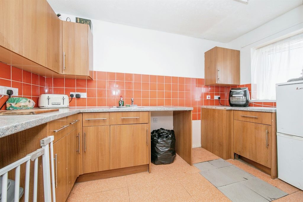 Property photo 2 of 12