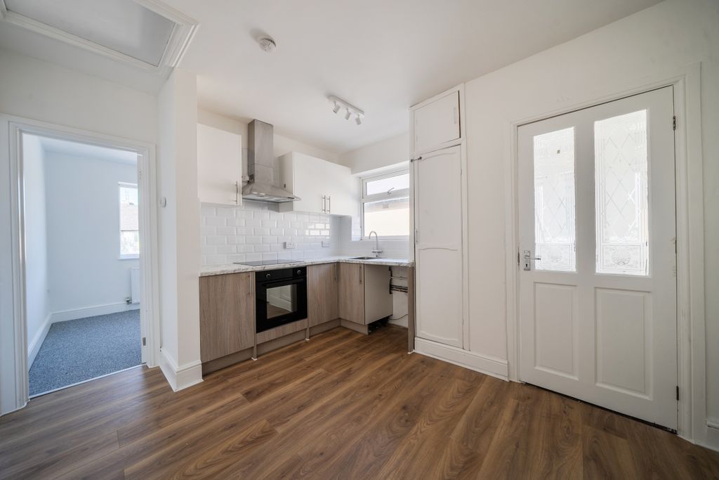 Property photo 1 of 15 1465200-5-6A10176...