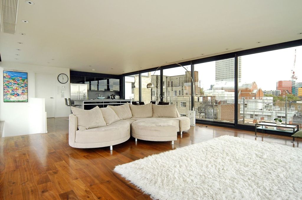 Property photo 3 of 7 4447872