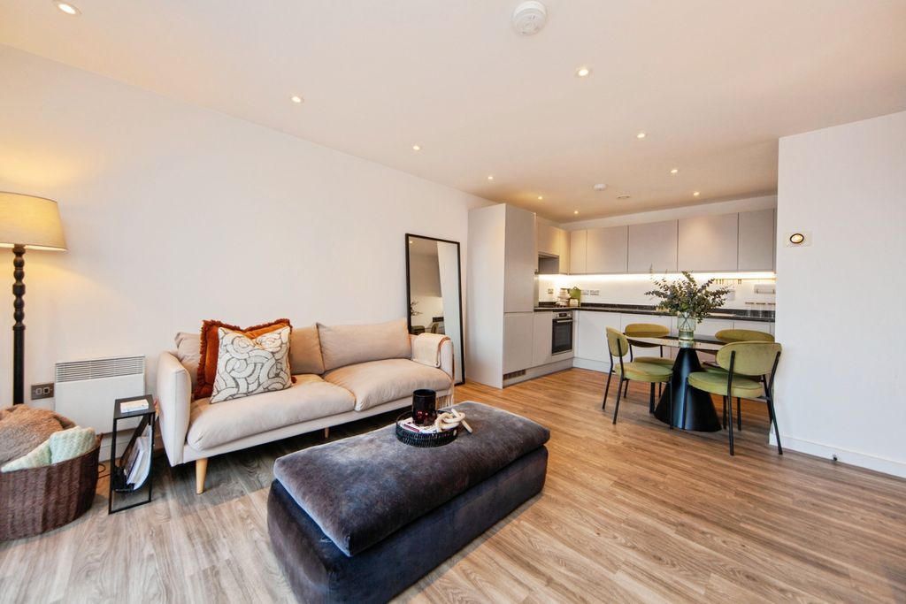 Property photo 3 of 11