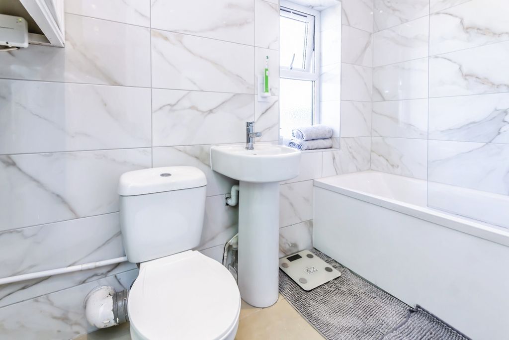 Property photo 3 of 9 Pbox-Img.Jpg