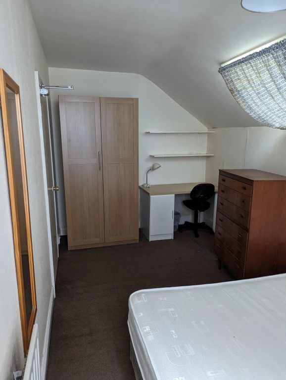 Property photo 2 of 5 101 Bed 2 Better.Jpg