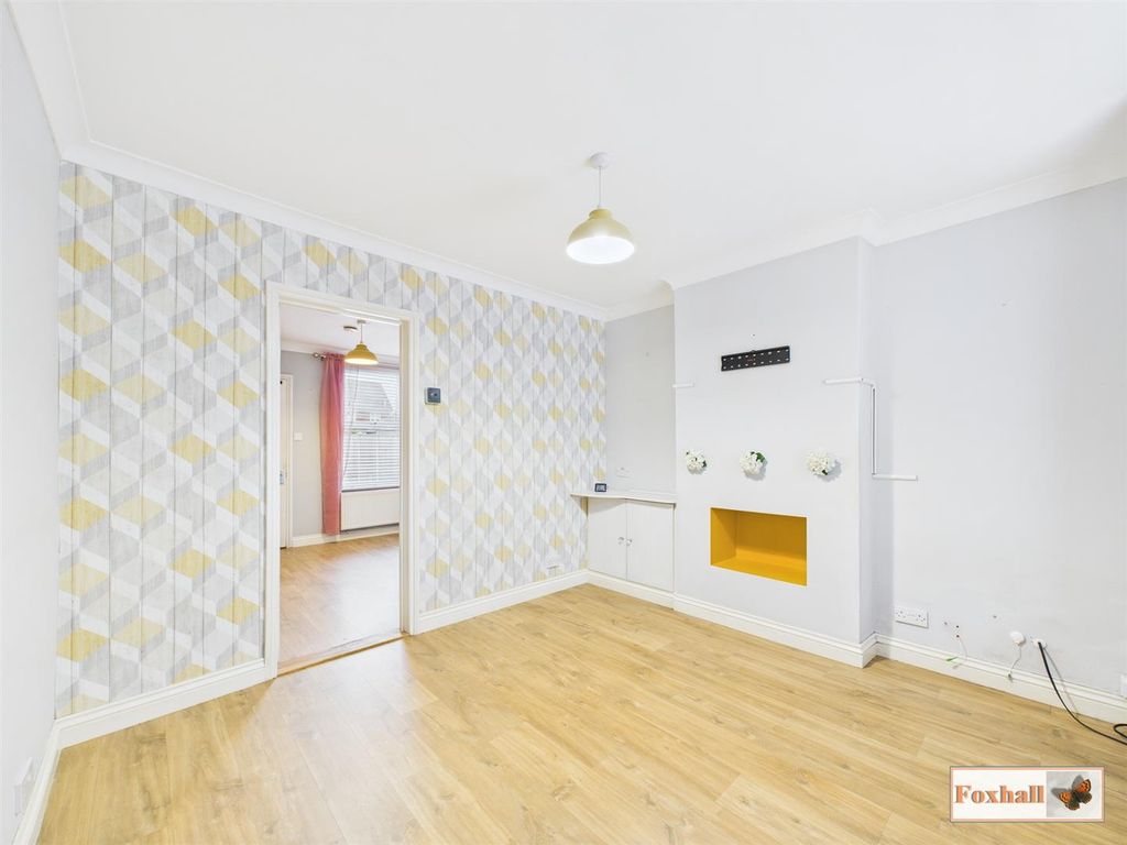 Property photo 3 of 12 Lounge