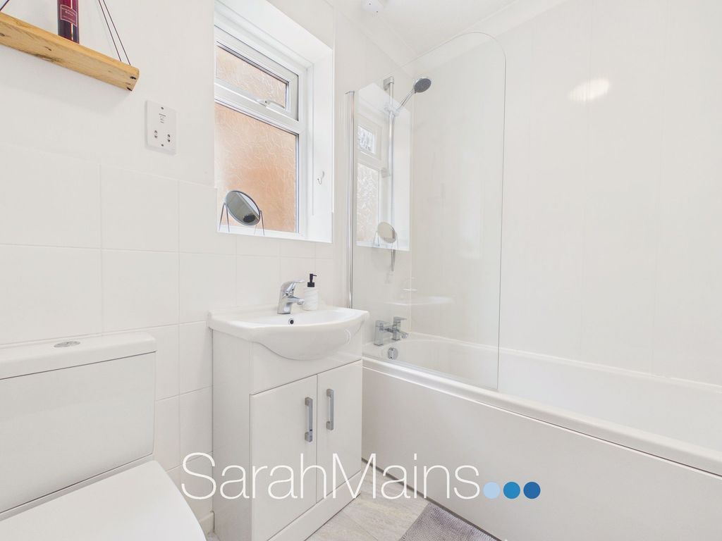 Property photo 3 of 12 Bathroom