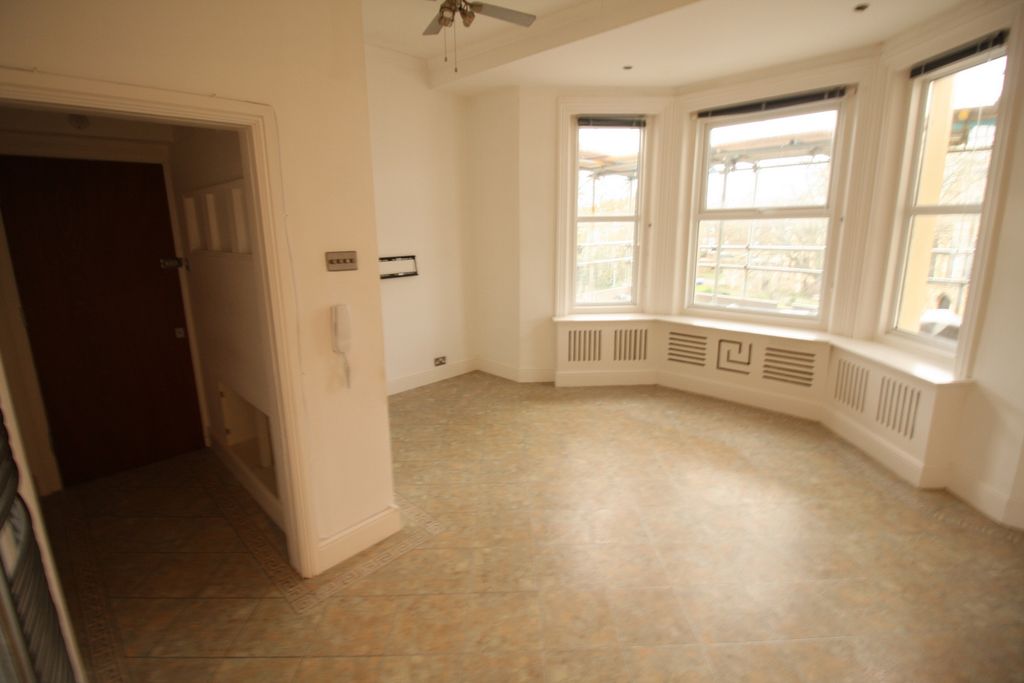 Property photo 3 of 10 Sitting Room