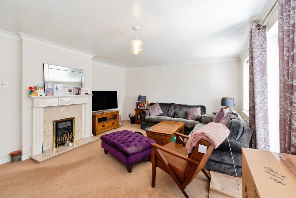Property photo 2 of 16 Image 1