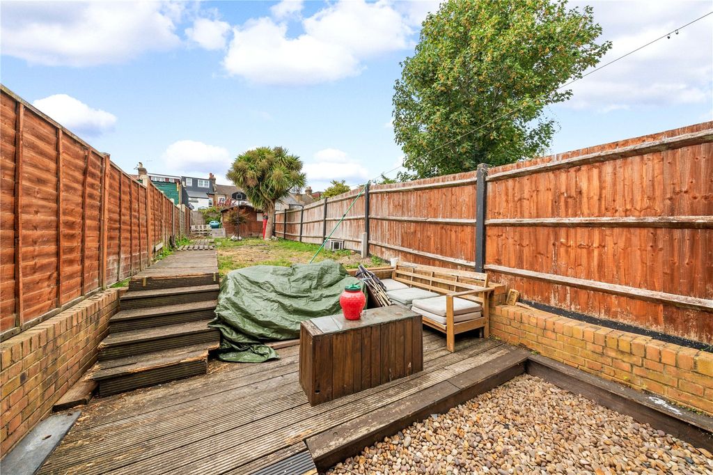 Property photo 2 of 12 Picture No. 11