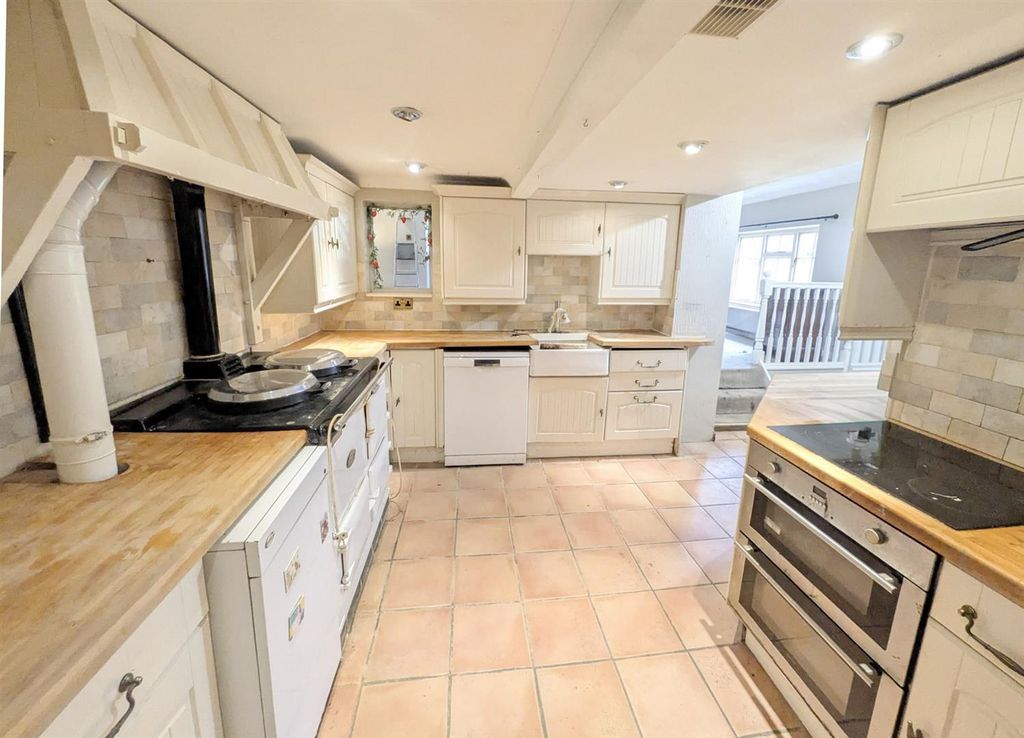 Property photo 2 of 18