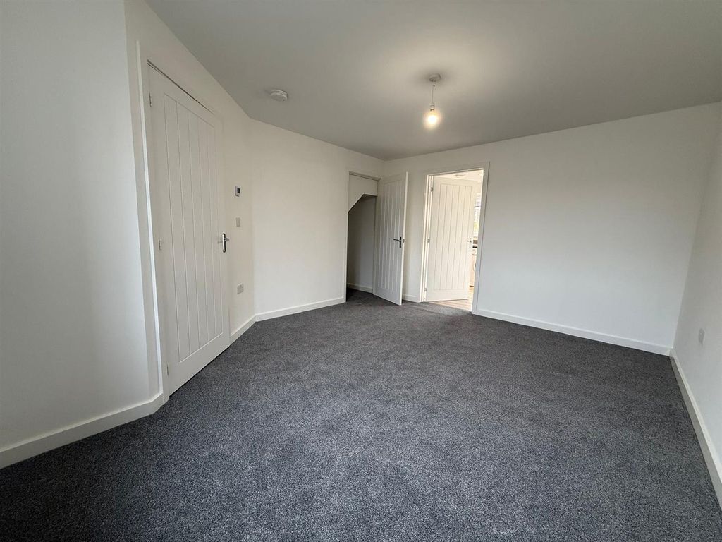 Property photo 3 of 8 d37E8F66-c528-4d08-93Aa-9cd5d2E71530.Jpg