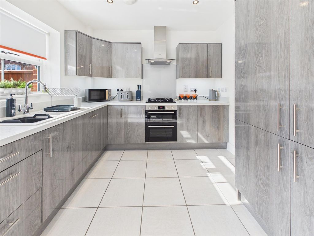 Property photo 3 of 25 Cam04116G0-Pr0290-Still016.Jpg