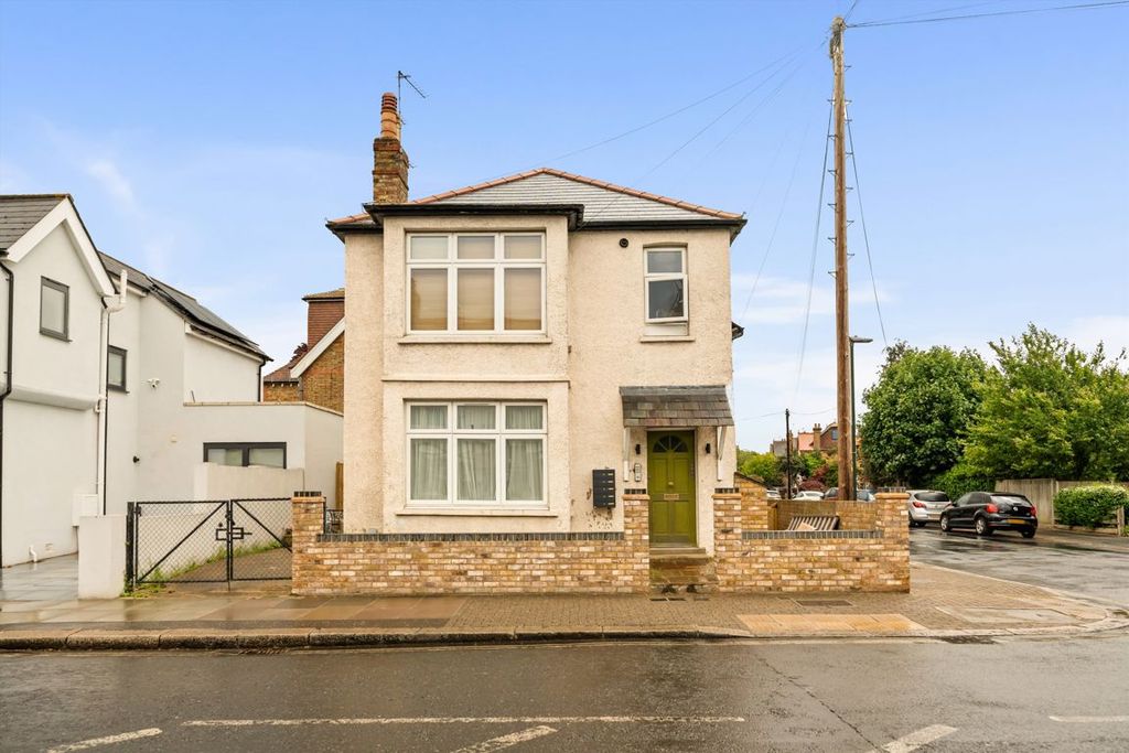 Property photo 1 of 8
