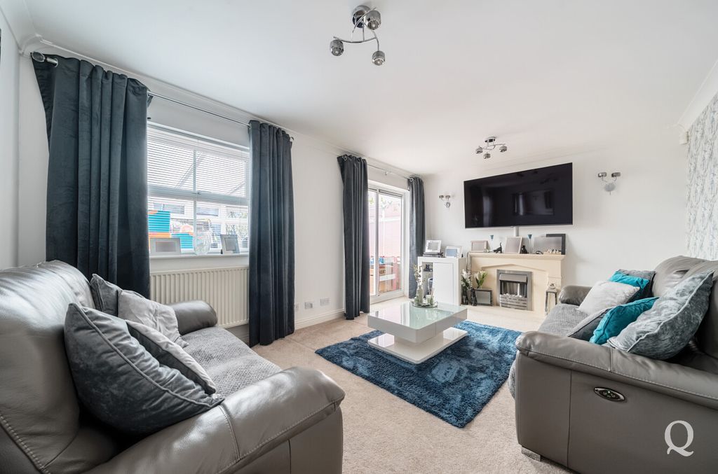 Property photo 3 of 22 B782981E-7Bd5-4F4...