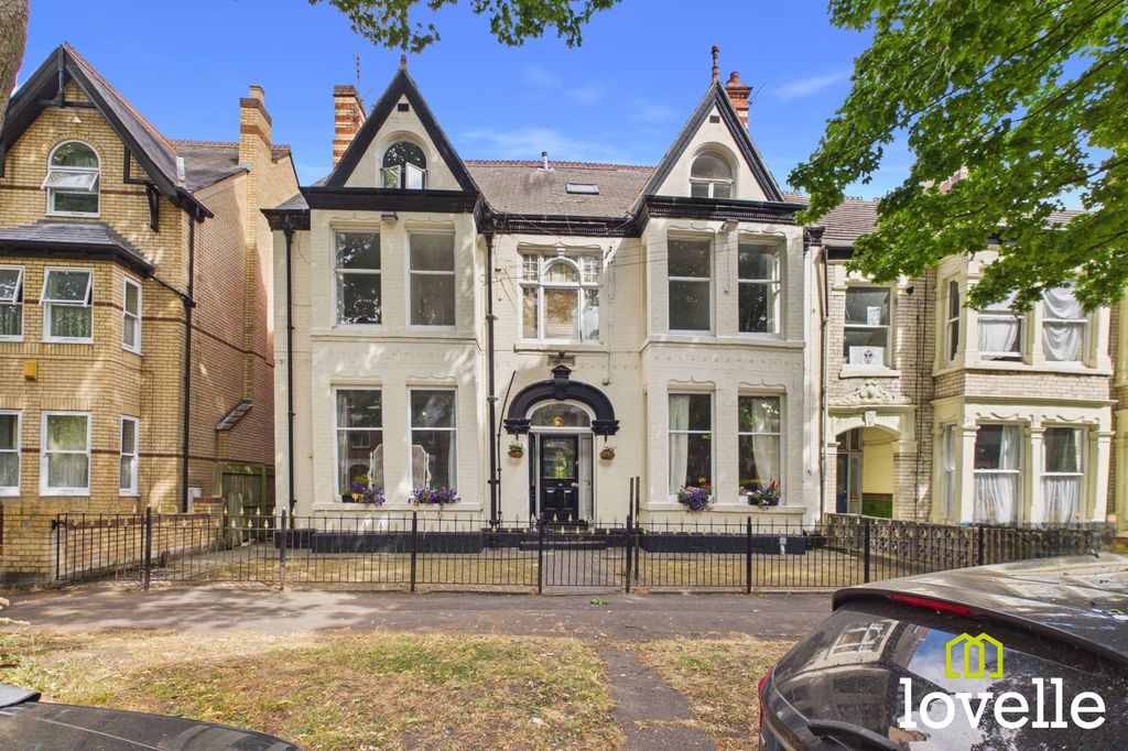 Property photo 2 of 59
