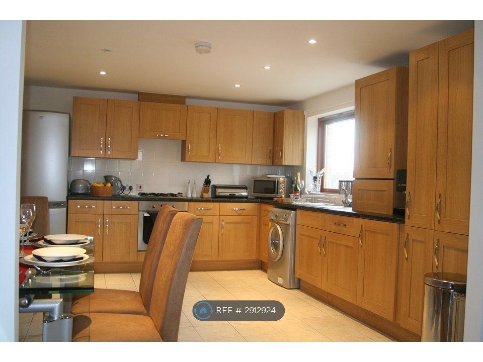 Property photo 1 of 10 Kitchen